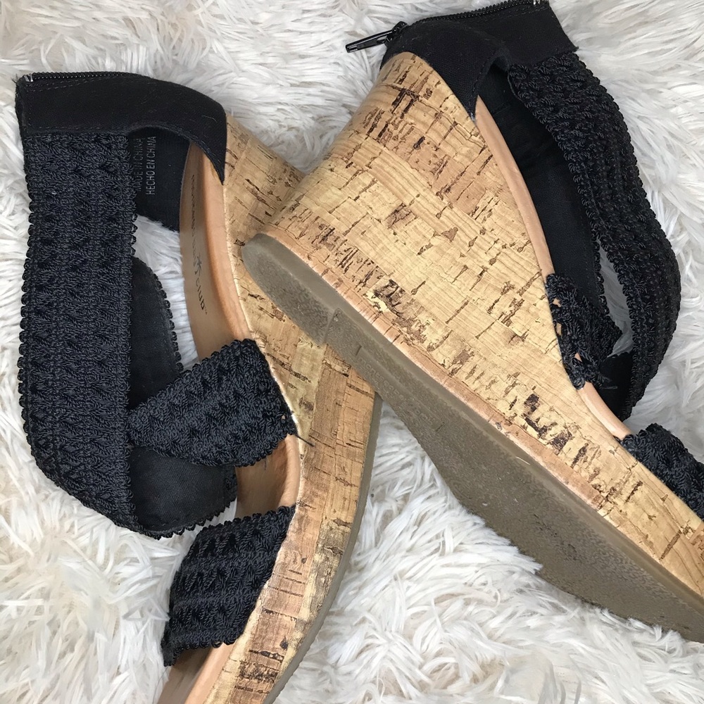 Black wedge high heels with elastic straps